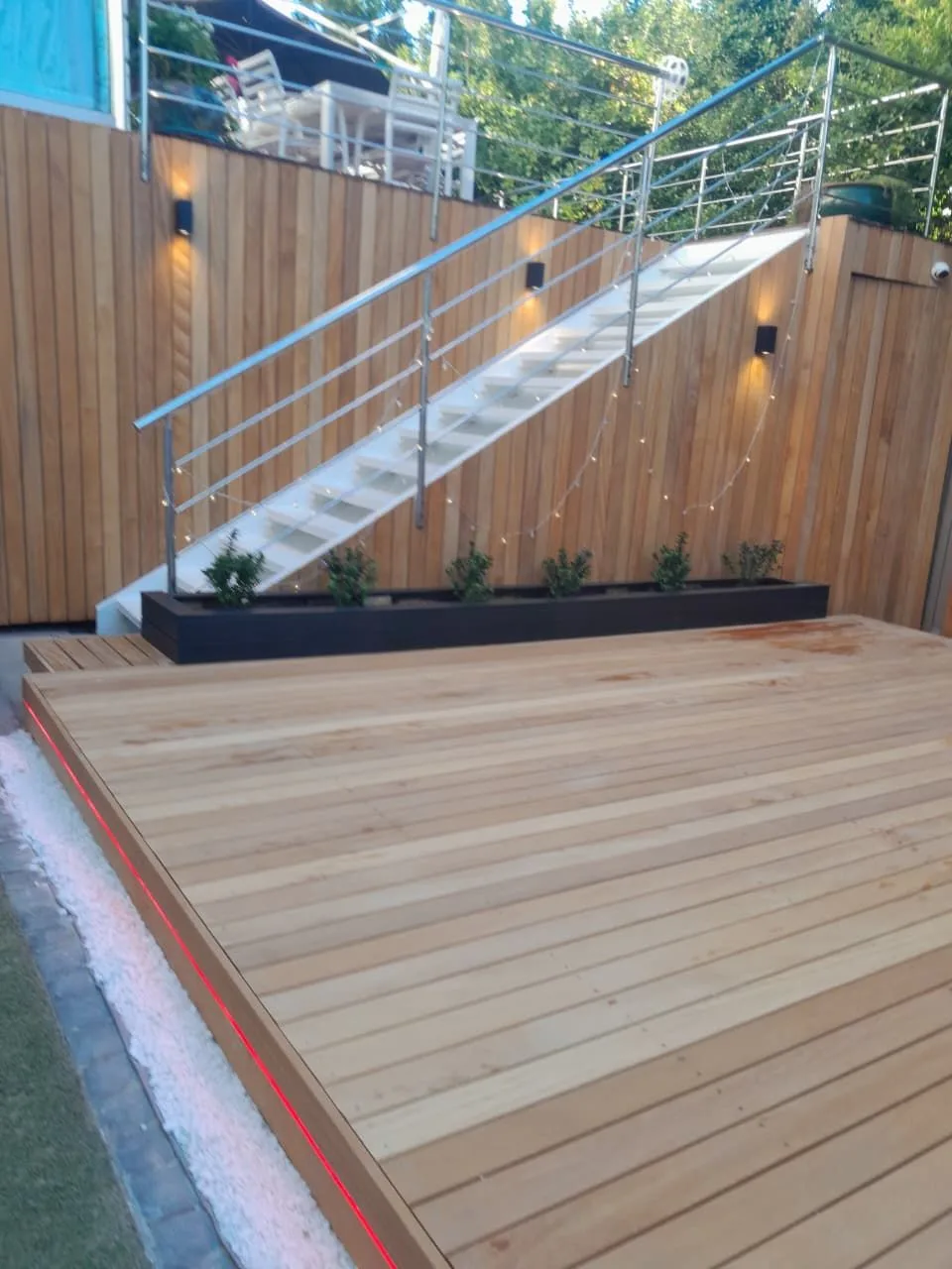 Ipe hardwood deck with stair